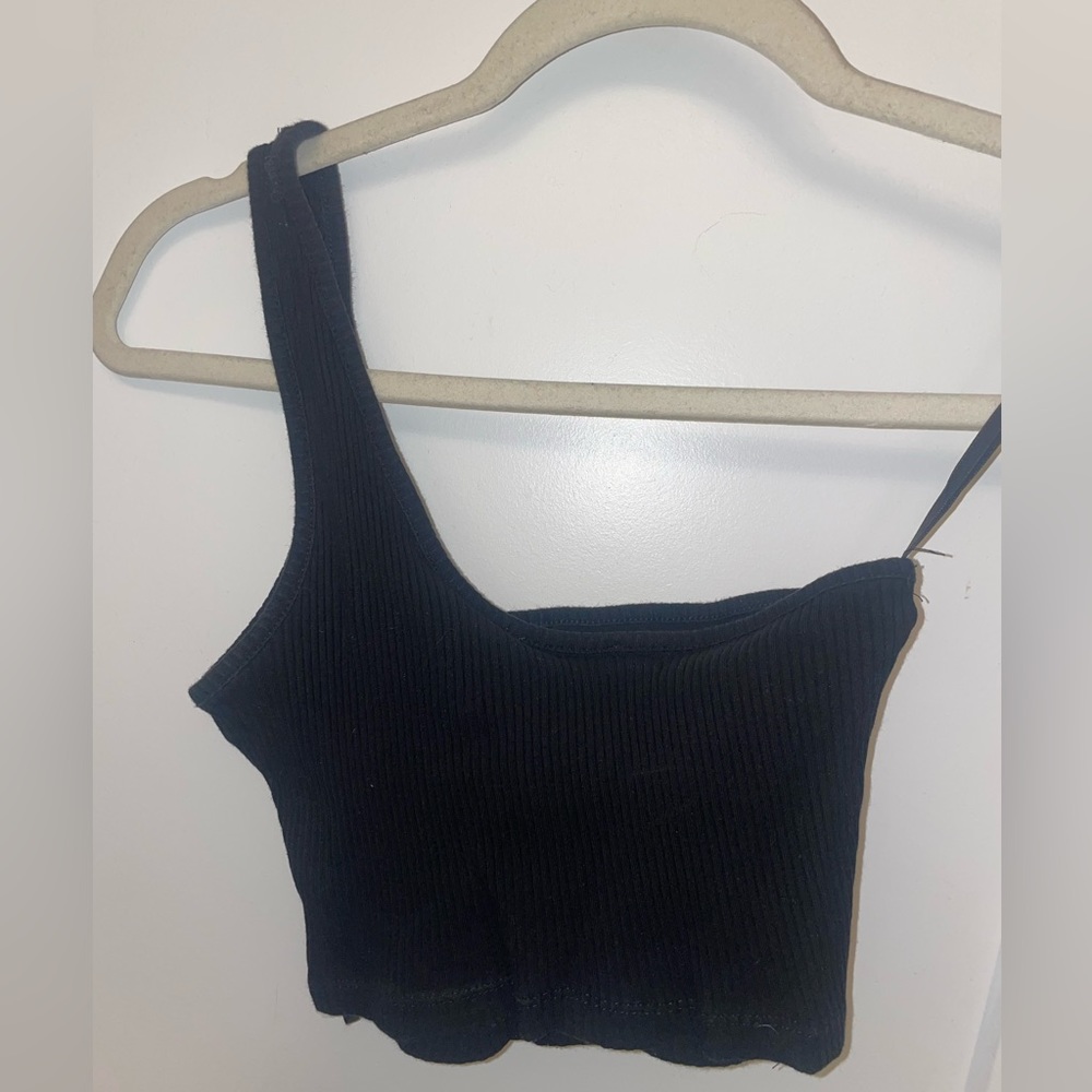 one shoulder cropped tank